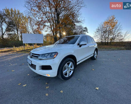 Белый Фольксваген Туарег, объемом двигателя 2.97 л и пробегом 269 тыс. км за 18500 $, фото 3 на Automoto.ua