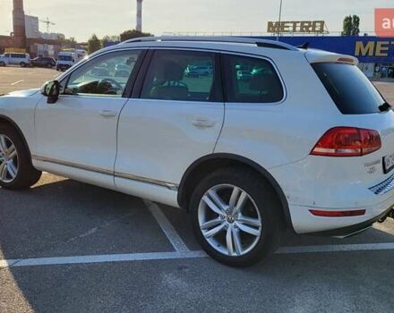 Белый Фольксваген Туарег, объемом двигателя 2.97 л и пробегом 320 тыс. км за 15400 $, фото 12 на Automoto.ua