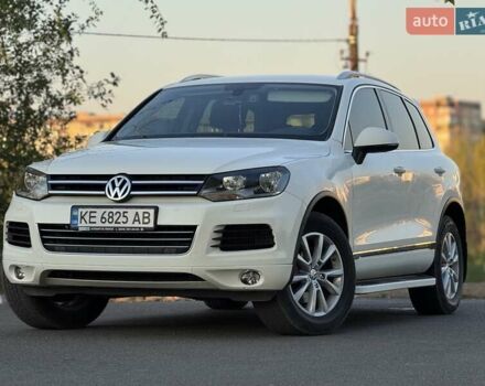 Білий Фольксваген Туарег, об'ємом двигуна 3 л та пробігом 200 тис. км за 18000 $, фото 4 на Automoto.ua