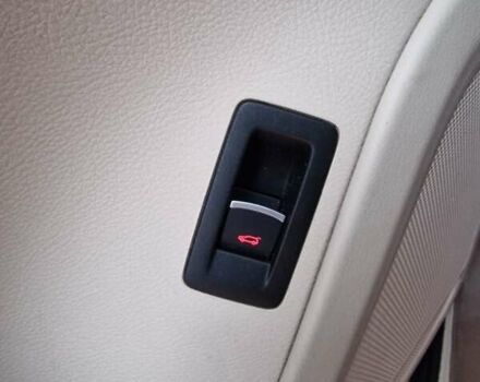 Белый Фольксваген Туарег, объемом двигателя 2.97 л и пробегом 240 тыс. км за 17900 $, фото 14 на Automoto.ua