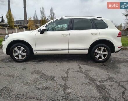 Белый Фольксваген Туарег, объемом двигателя 3 л и пробегом 346 тыс. км за 13500 $, фото 6 на Automoto.ua