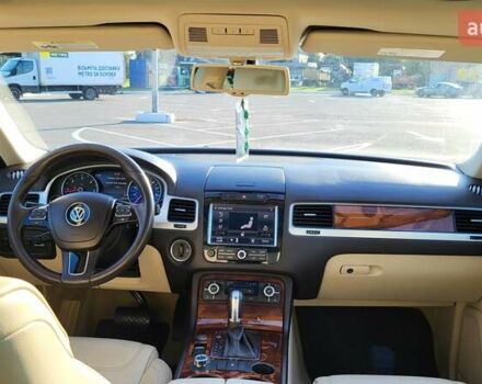 Белый Фольксваген Туарег, объемом двигателя 2.97 л и пробегом 320 тыс. км за 15400 $, фото 27 на Automoto.ua