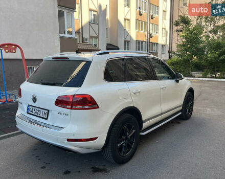 Белый Фольксваген Туарег, объемом двигателя 2.97 л и пробегом 262 тыс. км за 18500 $, фото 4 на Automoto.ua