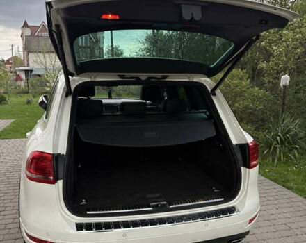 Белый Фольксваген Туарег, объемом двигателя 2.97 л и пробегом 221 тыс. км за 18500 $, фото 1 на Automoto.ua