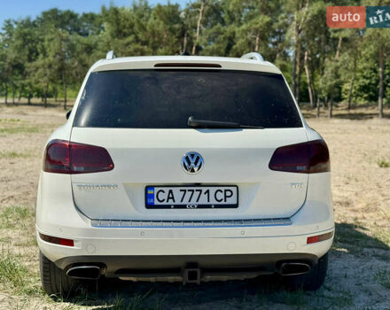 Білий Фольксваген Туарег, об'ємом двигуна 2.97 л та пробігом 298 тис. км за 19000 $, фото 6 на Automoto.ua