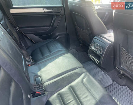 Белый Фольксваген Туарег, объемом двигателя 3 л и пробегом 220 тыс. км за 17000 $, фото 5 на Automoto.ua