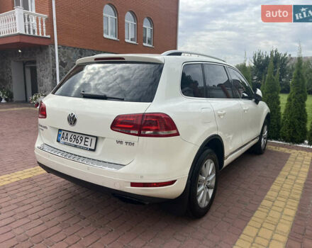 Белый Фольксваген Туарег, объемом двигателя 2.97 л и пробегом 315 тыс. км за 17700 $, фото 9 на Automoto.ua
