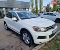 Белый Фольксваген Туарег, объемом двигателя 2.97 л и пробегом 240 тыс. км за 17900 $, фото 1 на Automoto.ua