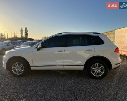 Белый Фольксваген Туарег, объемом двигателя 2.97 л и пробегом 319 тыс. км за 15000 $, фото 7 на Automoto.ua