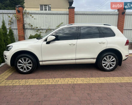 Белый Фольксваген Туарег, объемом двигателя 2.97 л и пробегом 315 тыс. км за 17700 $, фото 6 на Automoto.ua