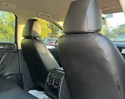 Белый Фольксваген Туарег, объемом двигателя 2.97 л и пробегом 319 тыс. км за 15000 $, фото 19 на Automoto.ua