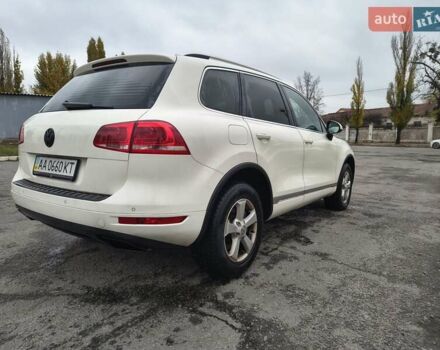 Белый Фольксваген Туарег, объемом двигателя 3 л и пробегом 346 тыс. км за 13500 $, фото 2 на Automoto.ua
