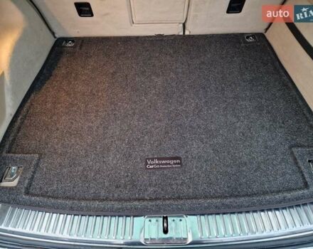 Белый Фольксваген Туарег, объемом двигателя 2.97 л и пробегом 240 тыс. км за 17900 $, фото 28 на Automoto.ua