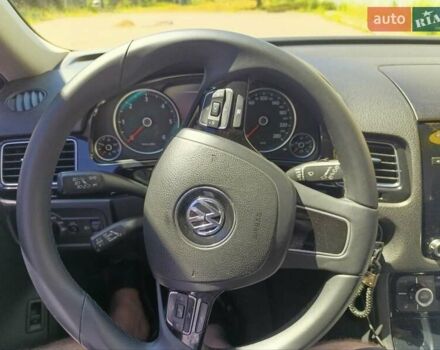 Белый Фольксваген Туарег, объемом двигателя 2.97 л и пробегом 250 тыс. км за 19000 $, фото 33 на Automoto.ua