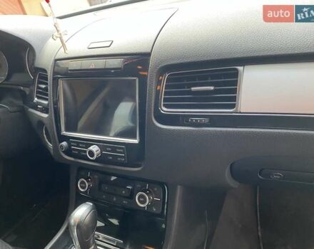 Белый Фольксваген Туарег, объемом двигателя 3 л и пробегом 290 тыс. км за 17999 $, фото 20 на Automoto.ua