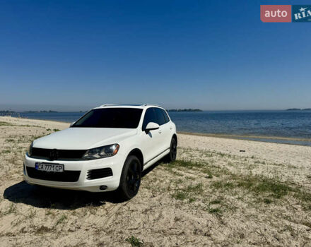 Білий Фольксваген Туарег, об'ємом двигуна 2.97 л та пробігом 298 тис. км за 19000 $, фото 13 на Automoto.ua