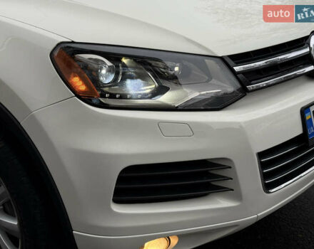 Білий Фольксваген Туарег, об'ємом двигуна 3.6 л та пробігом 250 тис. км за 14800 $, фото 16 на Automoto.ua