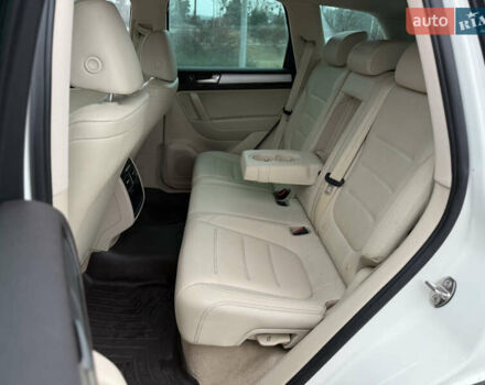 Белый Фольксваген Туарег, объемом двигателя 2.97 л и пробегом 189 тыс. км за 17450 $, фото 36 на Automoto.ua