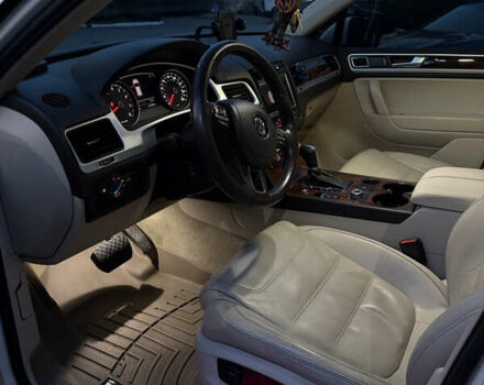 Белый Фольксваген Туарег, объемом двигателя 3.6 л и пробегом 296 тыс. км за 12900 $, фото 26 на Automoto.ua