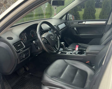 Белый Фольксваген Туарег, объемом двигателя 2.97 л и пробегом 315 тыс. км за 17700 $, фото 12 на Automoto.ua