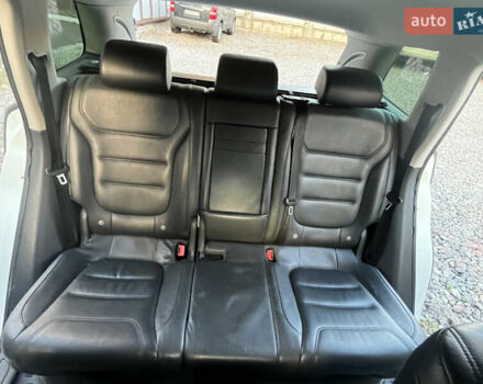 Белый Фольксваген Туарег, объемом двигателя 2.97 л и пробегом 262 тыс. км за 18500 $, фото 18 на Automoto.ua