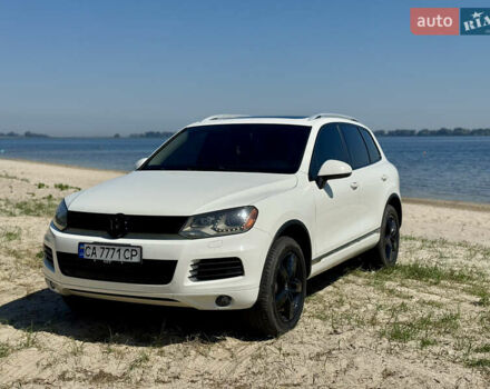 Білий Фольксваген Туарег, об'ємом двигуна 2.97 л та пробігом 298 тис. км за 19000 $, фото 16 на Automoto.ua