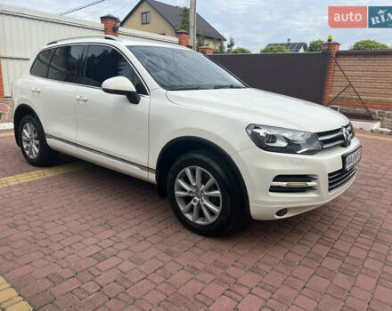 Белый Фольксваген Туарег, объемом двигателя 2.97 л и пробегом 315 тыс. км за 17700 $, фото 3 на Automoto.ua