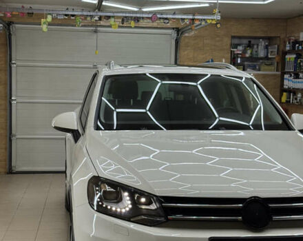 Белый Фольксваген Туарег, объемом двигателя 2.97 л и пробегом 3 тыс. км за 19000 $, фото 2 на Automoto.ua