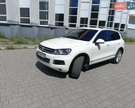 Белый Фольксваген Туарег, объемом двигателя 2.97 л и пробегом 250 тыс. км за 19000 $, фото 16 на Automoto.ua