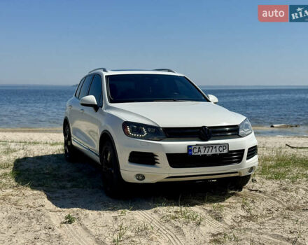 Білий Фольксваген Туарег, об'ємом двигуна 2.97 л та пробігом 298 тис. км за 19000 $, фото 20 на Automoto.ua