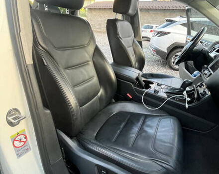 Белый Фольксваген Туарег, объемом двигателя 2.97 л и пробегом 262 тыс. км за 18500 $, фото 16 на Automoto.ua