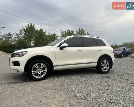 Білий Фольксваген Туарег, об'ємом двигуна 2.97 л та пробігом 296 тис. км за 16800 $, фото 16 на Automoto.ua