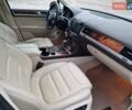 Белый Фольксваген Туарег, объемом двигателя 2.97 л и пробегом 240 тыс. км за 17900 $, фото 26 на Automoto.ua