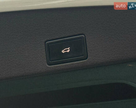 Белый Фольксваген Туарег, объемом двигателя 2.97 л и пробегом 189 тыс. км за 17450 $, фото 45 на Automoto.ua