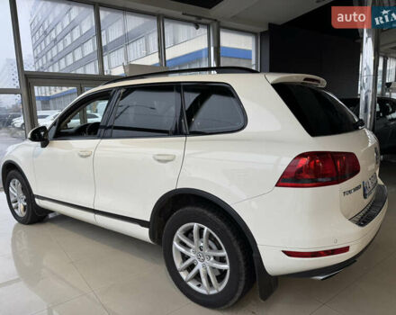 Белый Фольксваген Туарег, объемом двигателя 3.6 л и пробегом 280 тыс. км за 14500 $, фото 2 на Automoto.ua