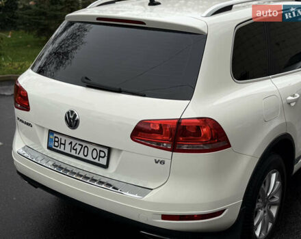 Білий Фольксваген Туарег, об'ємом двигуна 3.6 л та пробігом 250 тис. км за 14800 $, фото 18 на Automoto.ua