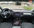 Белый Фольксваген Туарег, объемом двигателя 3 л и пробегом 346 тыс. км за 13500 $, фото 19 на Automoto.ua