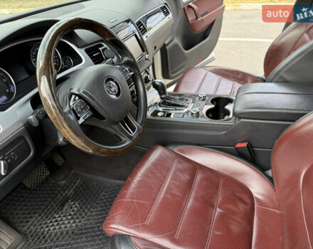 Белый Фольксваген Туарег, объемом двигателя 2.97 л и пробегом 267 тыс. км за 19900 $, фото 1 на Automoto.ua