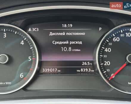 Белый Фольксваген Туарег, объемом двигателя 2.97 л и пробегом 339 тыс. км за 17000 $, фото 28 на Automoto.ua
