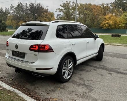 Белый Фольксваген Туарег, объемом двигателя 2.97 л и пробегом 237 тыс. км за 16300 $, фото 5 на Automoto.ua