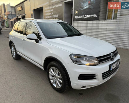 Білий Фольксваген Туарег, об'ємом двигуна 2.97 л та пробігом 231 тис. км за 17999 $, фото 6 на Automoto.ua