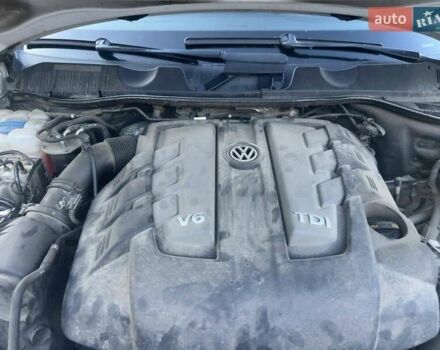 Белый Фольксваген Туарег, объемом двигателя 2.97 л и пробегом 195 тыс. км за 20500 $, фото 8 на Automoto.ua