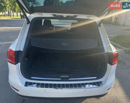 Белый Фольксваген Туарег, объемом двигателя 2.97 л и пробегом 245 тыс. км за 20000 $, фото 8 на Automoto.ua