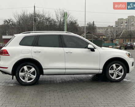 Білий Фольксваген Туарег, об'ємом двигуна 3 л та пробігом 123 тис. км за 17300 $, фото 14 на Automoto.ua