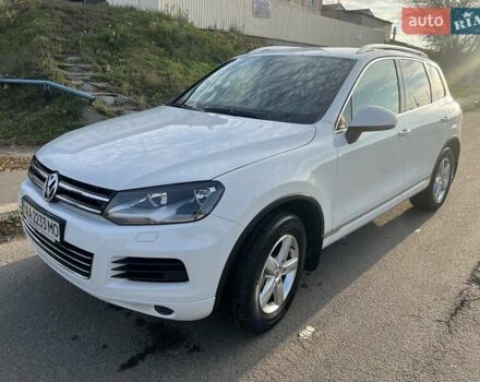 Белый Фольксваген Туарег, объемом двигателя 2.46 л и пробегом 169 тыс. км за 25555 $, фото 4 на Automoto.ua