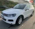 Белый Фольксваген Туарег, объемом двигателя 2.46 л и пробегом 169 тыс. км за 25555 $, фото 4 на Automoto.ua