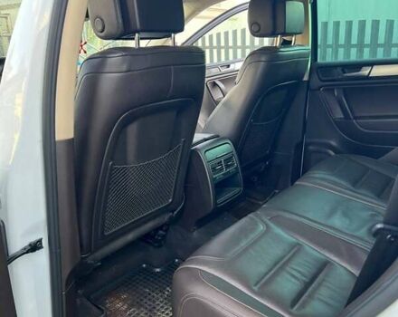 Білий Фольксваген Туарег, об'ємом двигуна 2.97 л та пробігом 337 тис. км за 18500 $, фото 19 на Automoto.ua