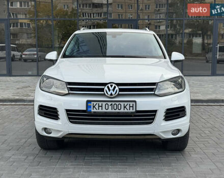 Белый Фольксваген Туарег, объемом двигателя 2.97 л и пробегом 209 тыс. км за 20500 $, фото 1 на Automoto.ua