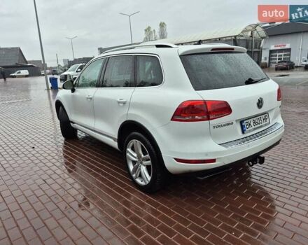 Белый Фольксваген Туарег, объемом двигателя 2.97 л и пробегом 182 тыс. км за 17700 $, фото 7 на Automoto.ua