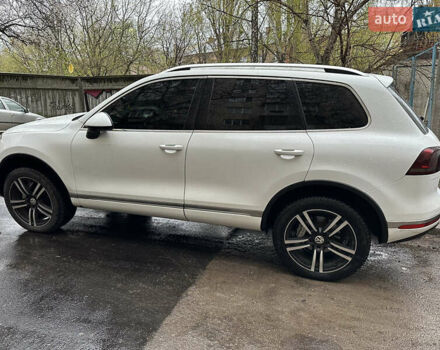Белый Фольксваген Туарег, объемом двигателя 3 л и пробегом 148 тыс. км за 13000 $, фото 19 на Automoto.ua